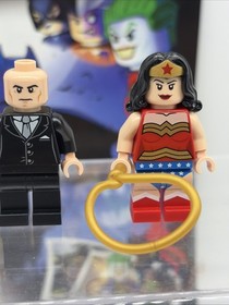 Lego DC COMICS - 6862 Minifgures ONLY with comic - Authentic . Superman,lex,WW