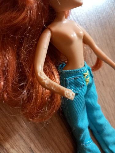 WINX CLUB DOLL 1ST EDITION 2004 BLOOM NUDE ONLY 9" TALL BENDABLE LEGS REDHEAD - Picture 3 of 6