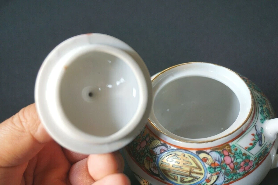 Stunning Vintage YT Decorated In Hong Kong Famille Rose Sugar Bowl - image 3 of 4