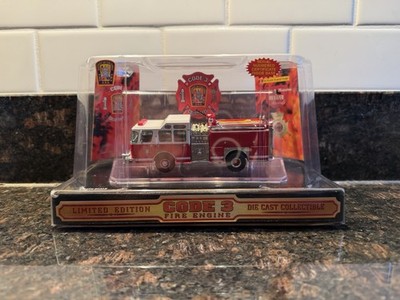 NEW! Code 3 Collectibles Washington DC Fire Department E-One Rescue Engine Co 10