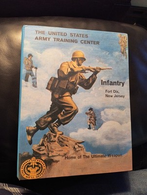 米軍実物　1968年度会計品　K2-B ① small - short 1961 U. S. Army Training Center Yearbook Fort Dix NJ Co. I w/Co. 2