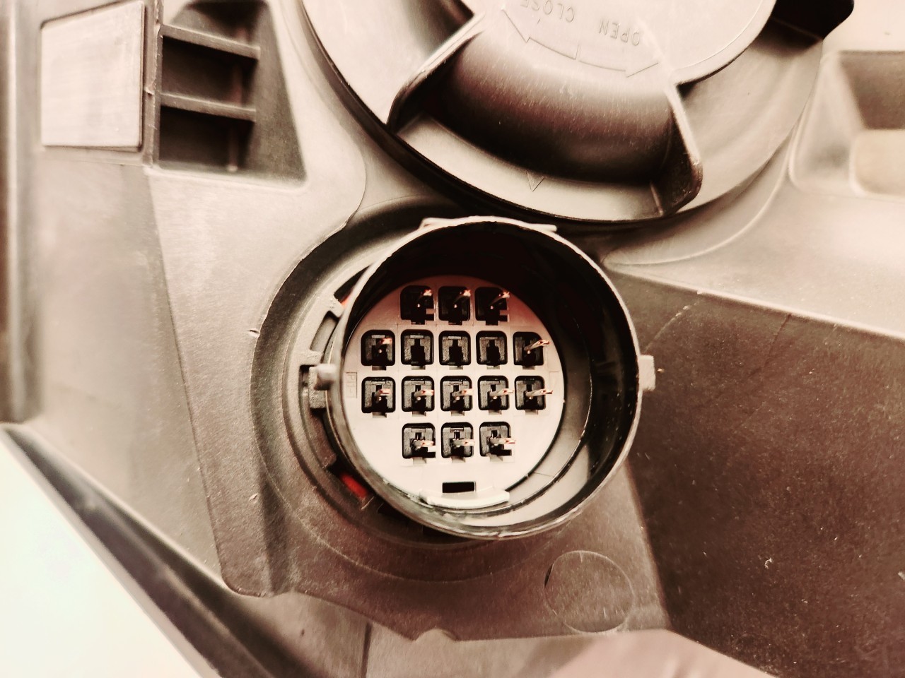 Land Rover Discovery Sport Right Xenon HID Headlight 15 16 17 18 19 OEM