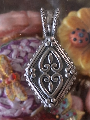 DESIGNER signed ELYSE RYAN ENHANCER PENDANT 925 SILVER Double Heart ❤️LOVELY