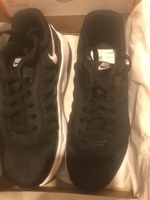 nike air max invigor triple black