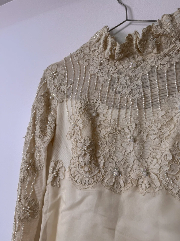 Priscilla Of Boston 1960’s Daisies MCM Wedding Dress Lace Embroidered Floral - Image 3 of 4