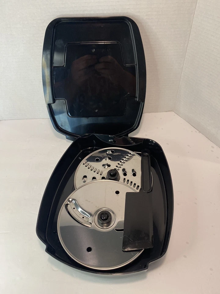 Wolfgang Puck Food Processor BFPR1000 Stand and Cover with Blade Discs - Image 3 of 4