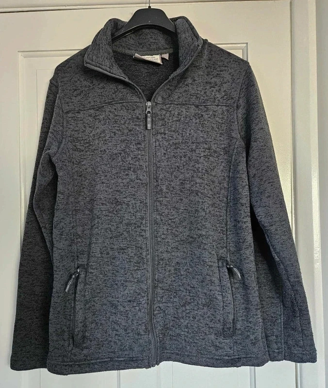 Mountain warehouse half zip fleece Size 22 Worn a Mountain warehouse half zip fleece Size 22 Worn a