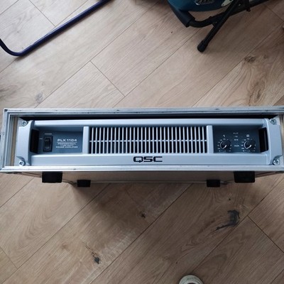 QSC PLX 1104 Stereo Endstufe + AAC Rack Case