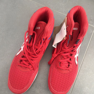ASICS Matflex Ringerschuhe Rot Blau Weiß extrem leicht Modell 1081A021