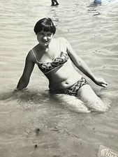 1979 Pretty Attractive Young Woman Bikini Swimsuit Vintage Snapshot