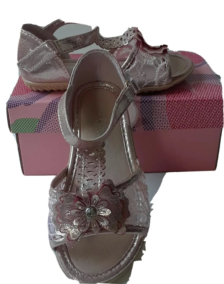 Sandalia Via Pinky Jana Flor Encaje Rosa Niñas Pequeñas Talla 7. Plumín Foto 2 de 4