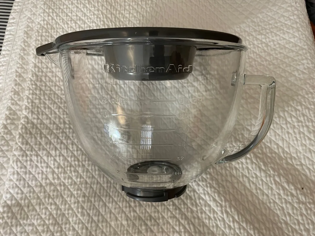 KITCHEN AID 5 QUART GLASS MIXER MIXING BOWL WITH PLASTIC LID FREE SHIPPING