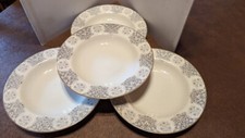MIKASA IVORY CHINA L2823 SNOW GARDEN SET 4 SOUP BOWLS  EXC     VERY NICE