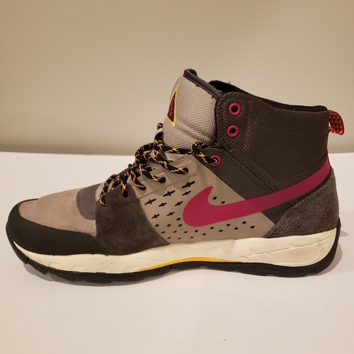 Nike ACG Air Alder Mid Hiking Trail 