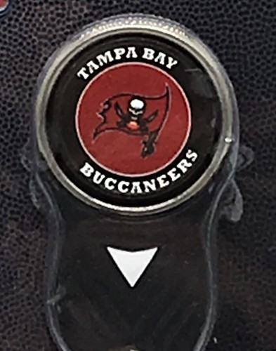 Tampa Bay Buccaneers NFL Team Golf Divot Tool + 2 Magnetic Enamel Ball Markers - Picture 2 of 6