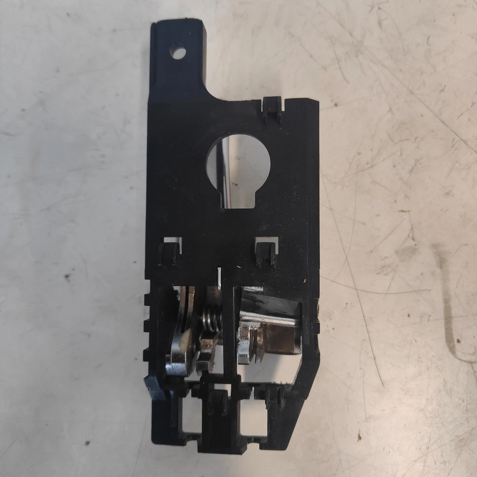 KIA SPORTAGE 2010 JUEGO DE 3 MANIJAS DE PUERTA INTERIORES 82613-IF000 Foto 2 de 4