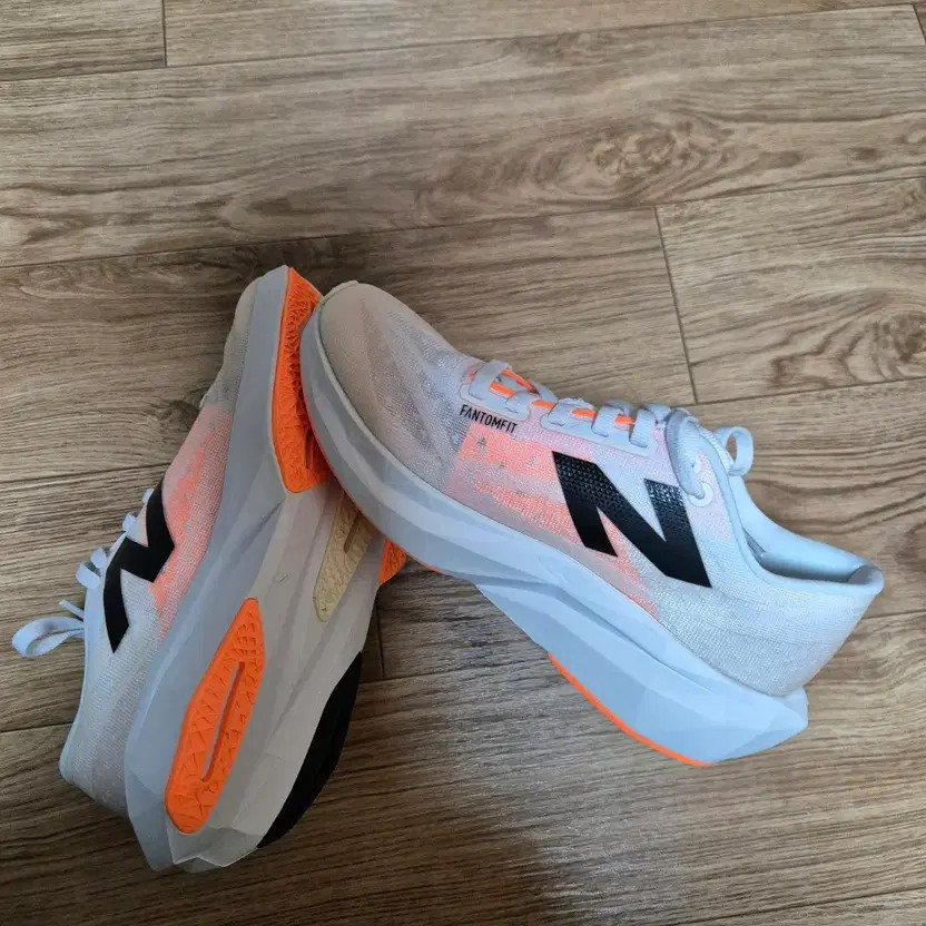 New Balance Women's 225mm PureCell Level V4 Running Shoes thumbnail 3