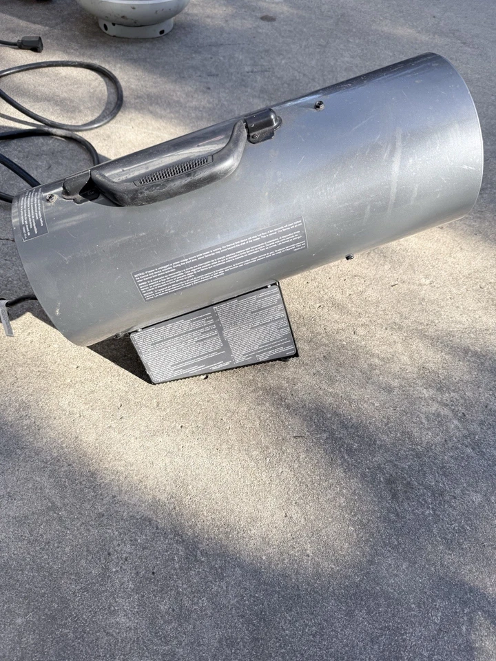 PROCOM MAGNUM 40,000 BTU PORTABLE FORCED AIR LP PROPANE HEATER w/ REGULATOR - Image 2 of 4