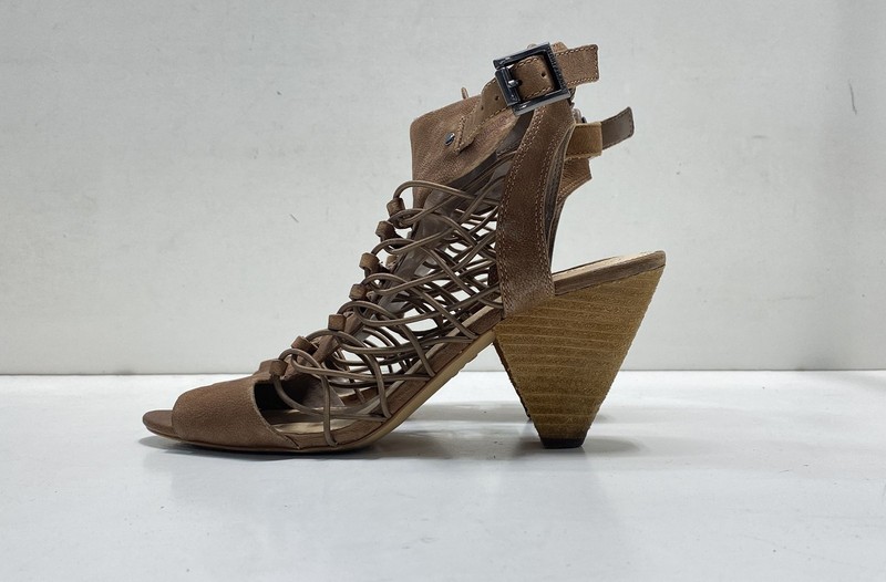Vince Camuto Women's Sandals Gladiator Brown Leather Buckle Suze 9