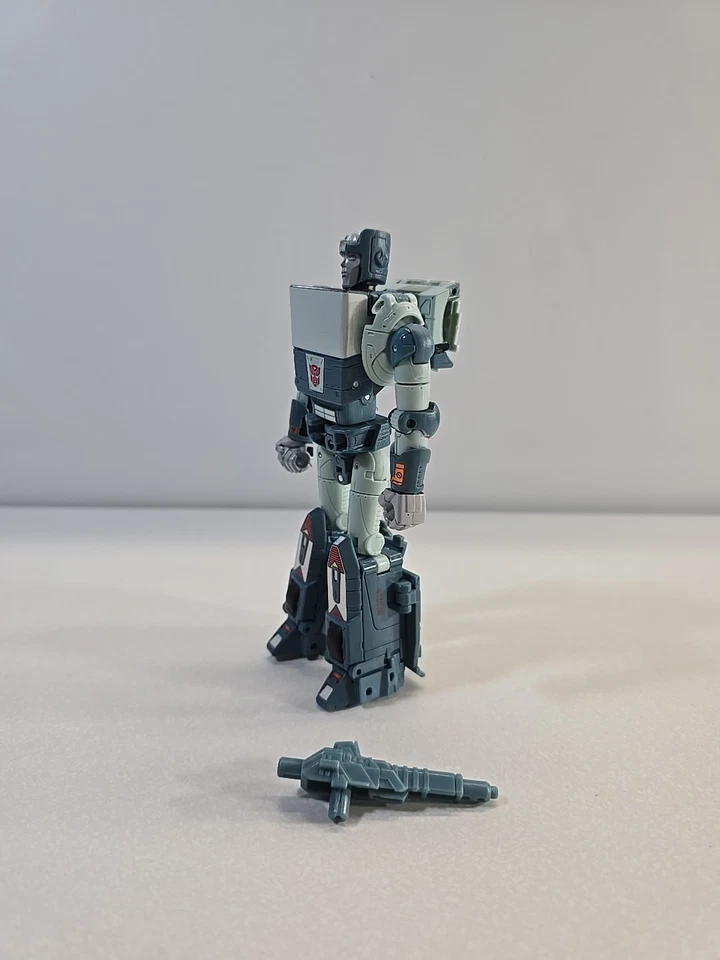 [Reprolabels Applied] Transformers Buzzworthy Deluxe Sergeant Kup With Gun - Image 3 of 4