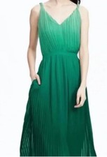 BANANA REPUBLIC Accordion Pleated Midi Summer Dress Ombré Green Size 0 - NWT