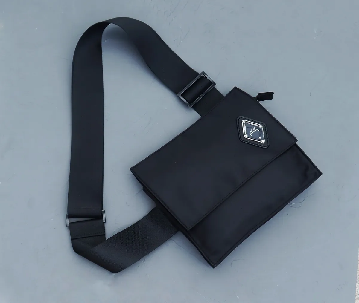 Lv men's side bag / messenger bag : r/DHgate