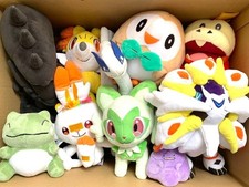 Pokemon Necrozma und viele weitere Plüschtiere Stofftier Pokemon Center...