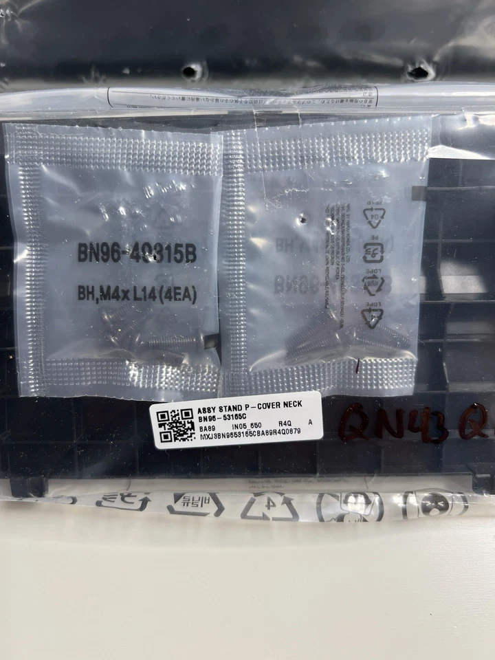 NEW SAMSUNG OEM QN43QN90BAF TV STAND WITH NECK COVER QN43QN90BAFXZA FEET LEGS - Image 4 of 4