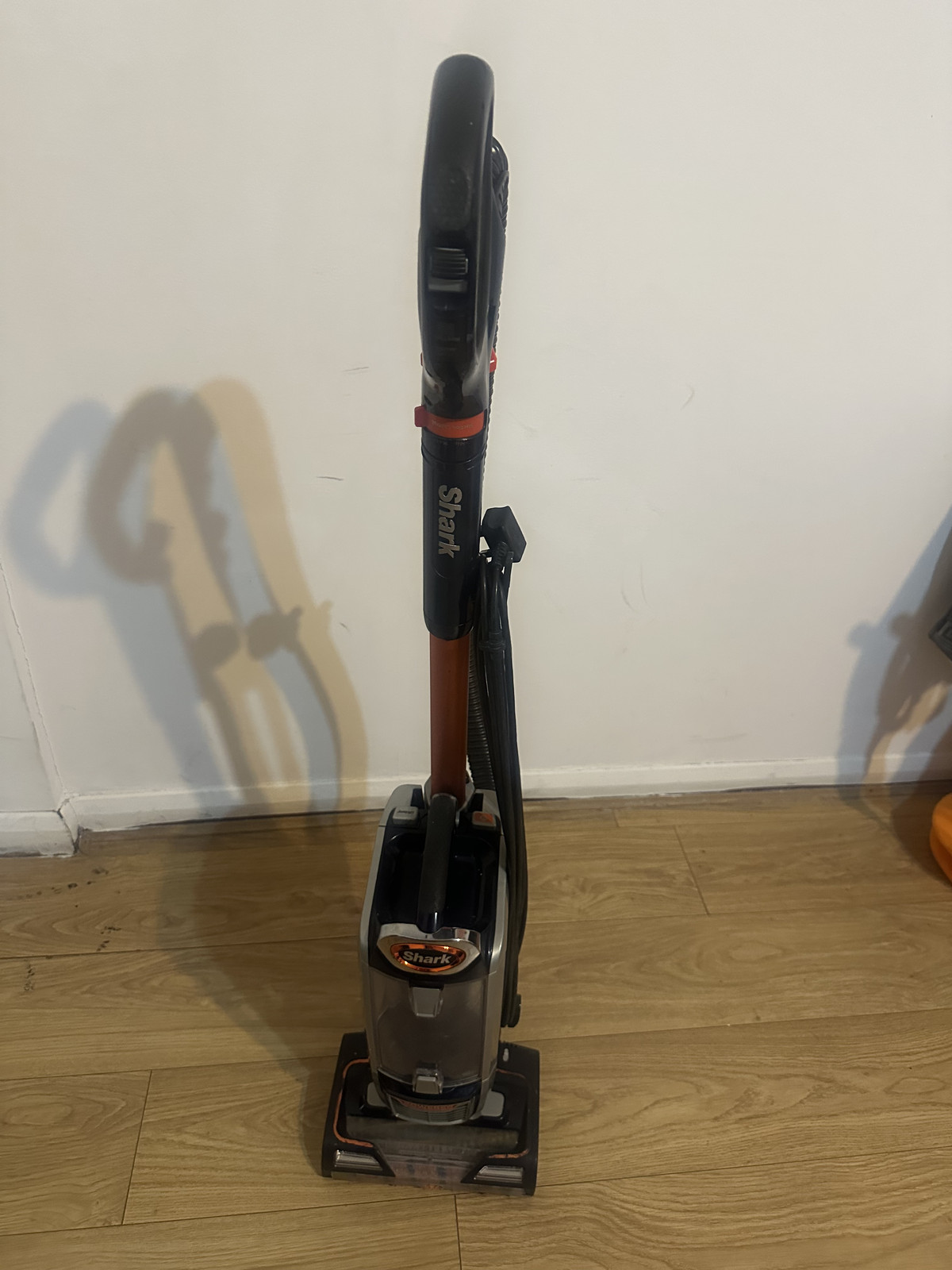 SHARK VACUUM CLEANER