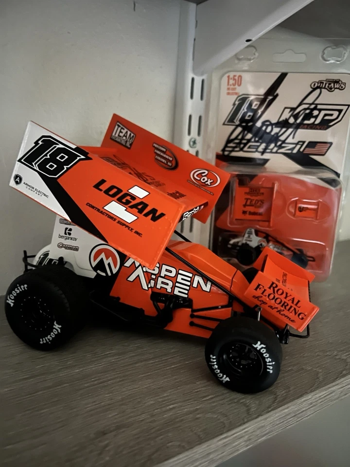 ГОНОЧНЫЙ АВТОМОБИЛЬ GIO SCELZI 2023 1/18 KCP ACME SPRINT С АВТОГРАФОМ - Изображение 3 из 4