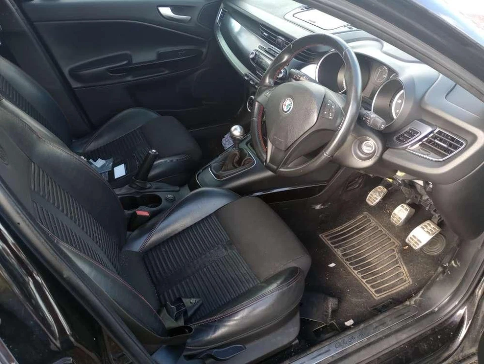 LEVA / PULSANTE FRENO A MANO / STAZIONAMENTO PER ALFA ROMEO GIULIETTA  CON MOLLA - Immagine 2 di 4