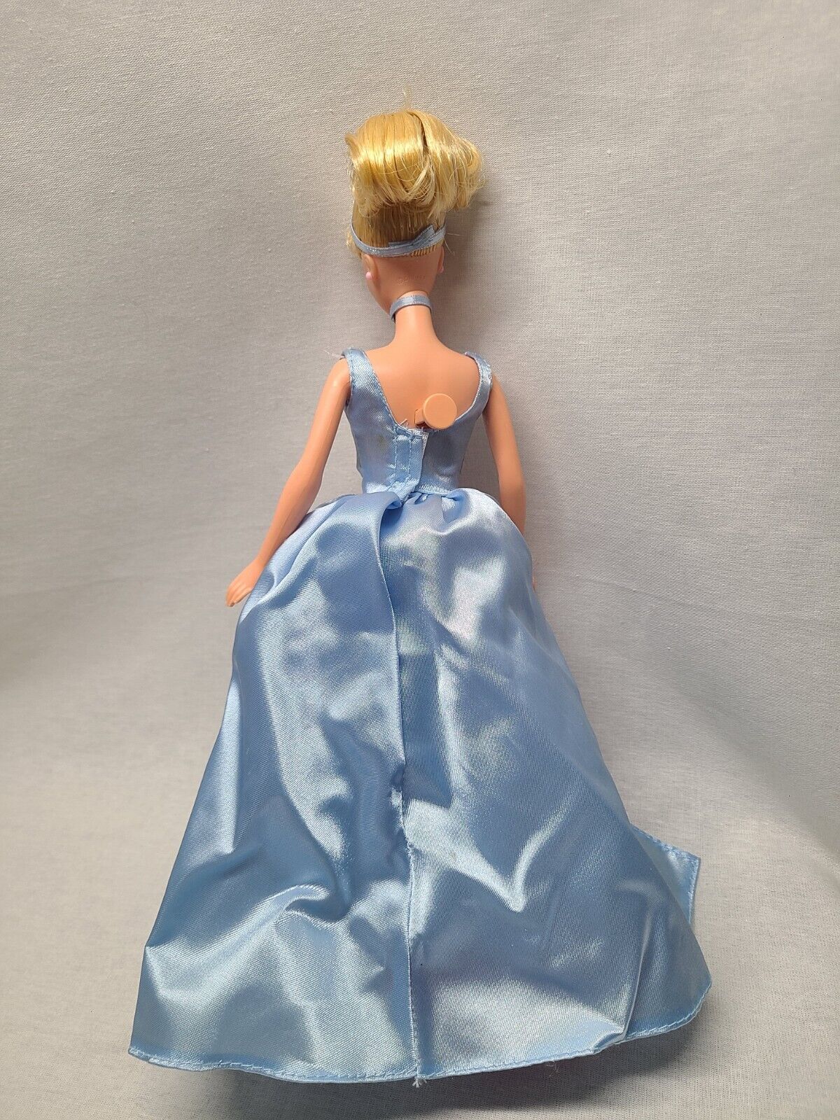 2001 Disney Princess Enchanted Swirl & Style Cinderella Barbie Doll 