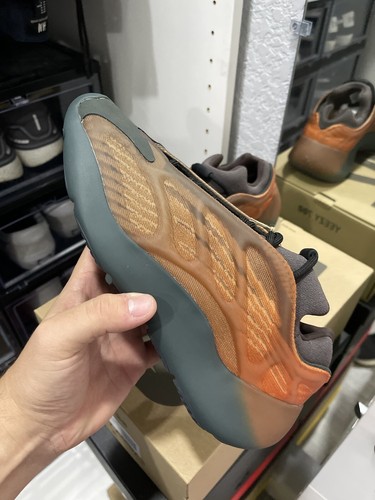 2021 yeezy 700