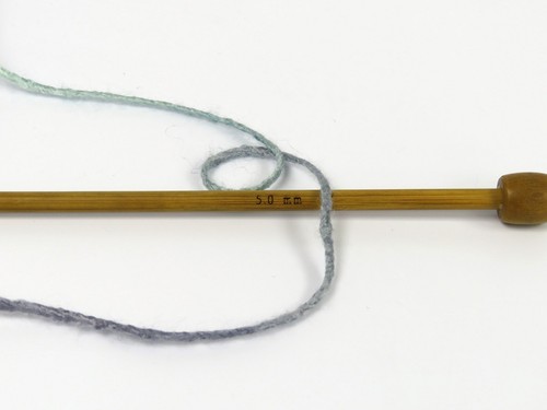 Bamboo Wool Hand Paint Yarn 80417 Ice Thin Thick 100gr 153yds Blues Grey White - Picture 3 of 10