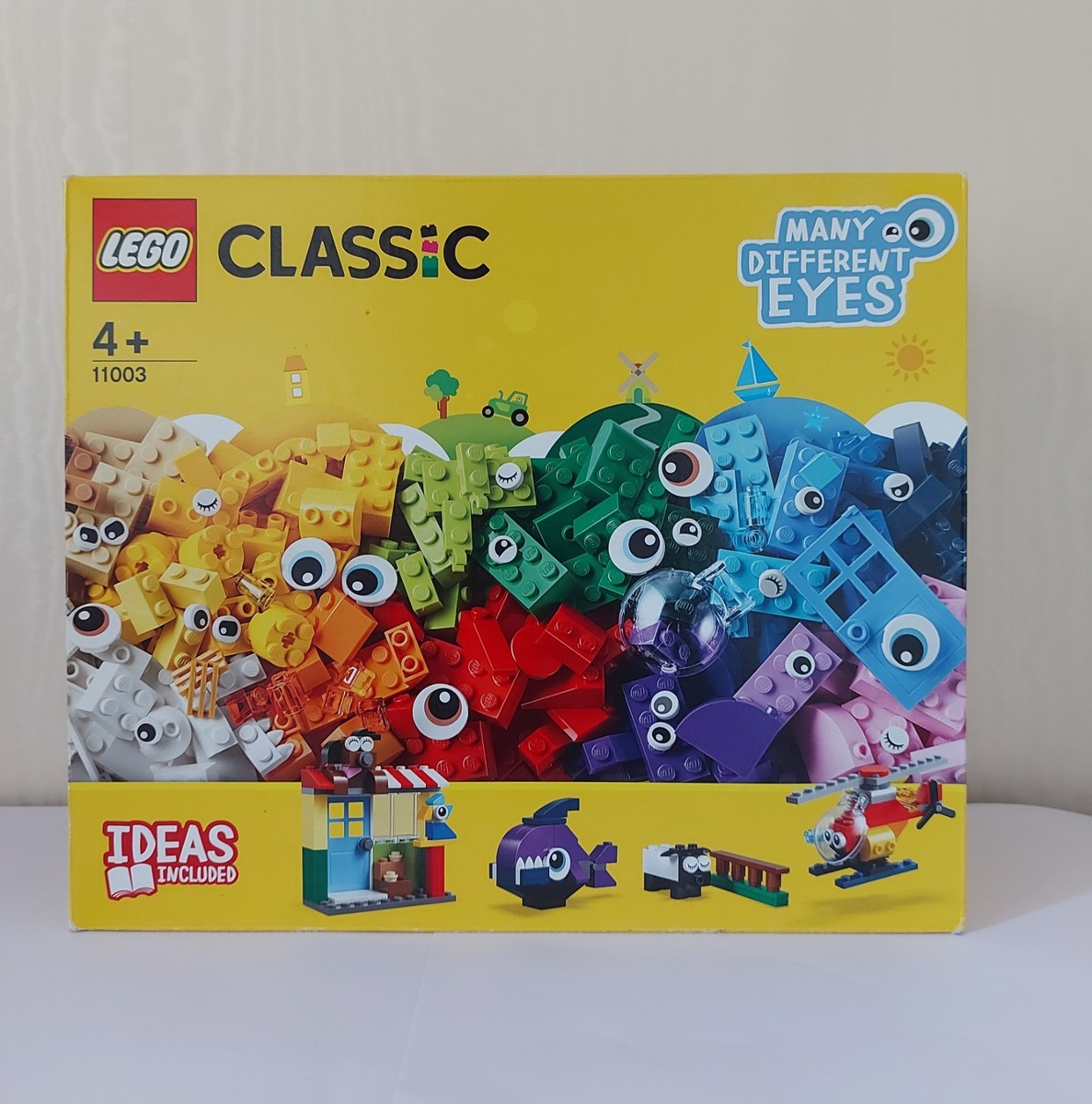 LEGO CLASSIC 11003 Bricks and Eyes NEW IN BOX **FREE TRACKED POSTAGE**