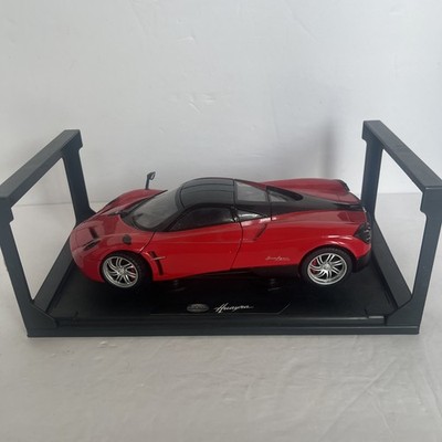 1/18 Motormax Pagani Huayra Red (Read Desc.)
