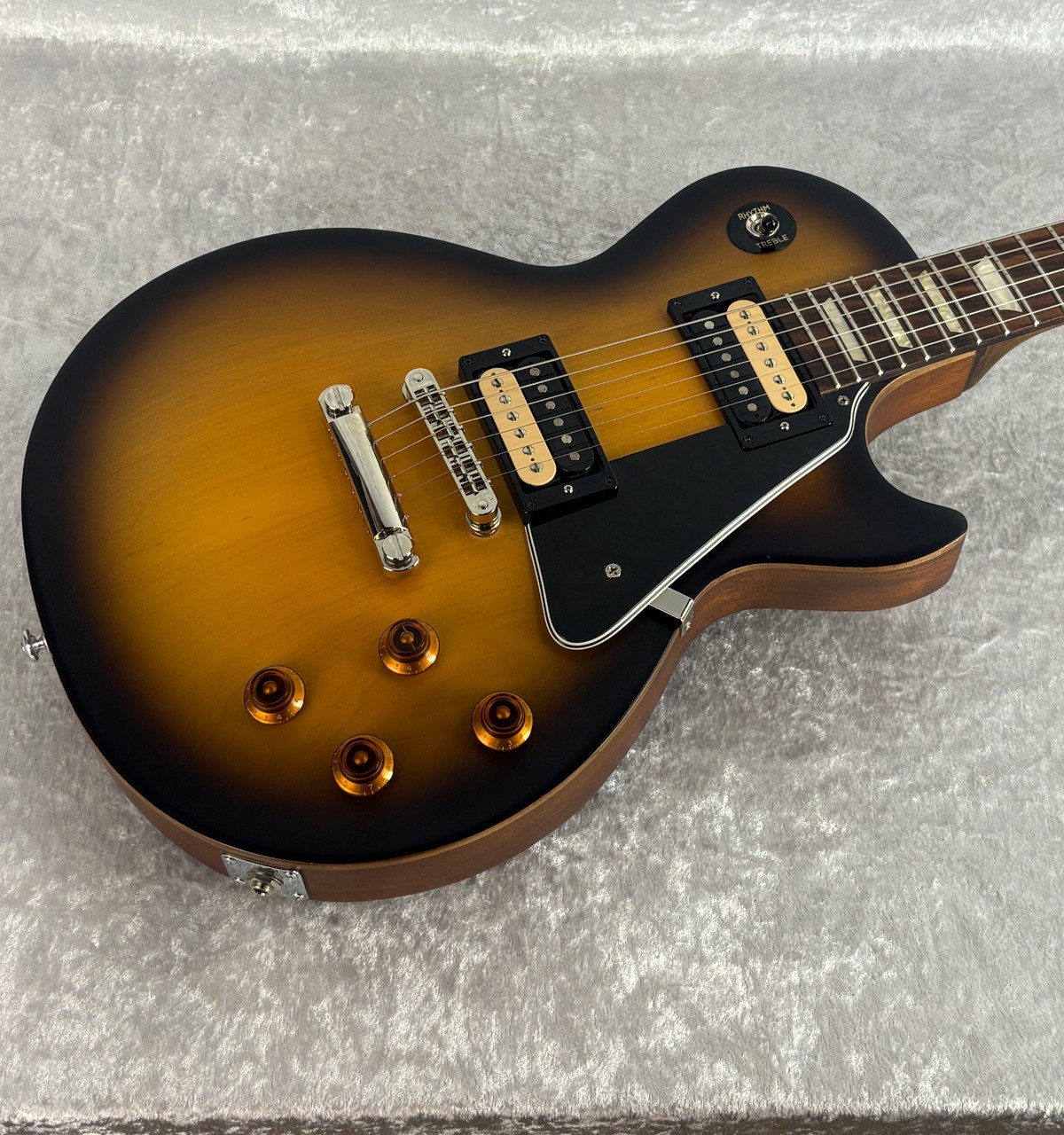 2014 Gibson 120th Anniversary Les Paul Studio in Tobacco Sunburst finish + gig b