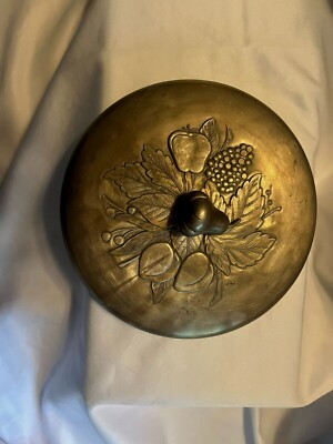 Vintage Everlast Hammered Aluminum Lid Apple Grapes Pear Leaves
