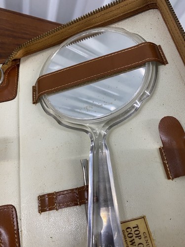 VTG  Mid Century Womans Cowhide Travel Make Up Vanity Set Unused Lucite Mirror - Afbeelding 4 van 11