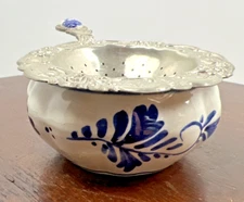 Delft Blue Blauw Holland Metal Tea Strainer & Pottery Drip Bowl Windmill Handle