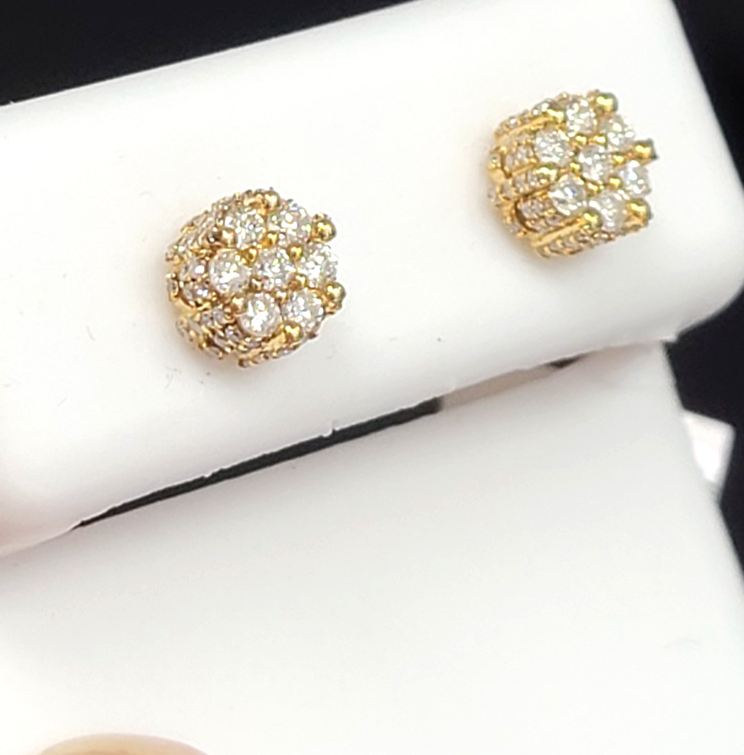 OFERTA! TACHUELAS HELADAS FLORES RACIMO DIAMANTES REDONDOS NATURALES 0,55 QUILATES ORO 10K 5,9 MM