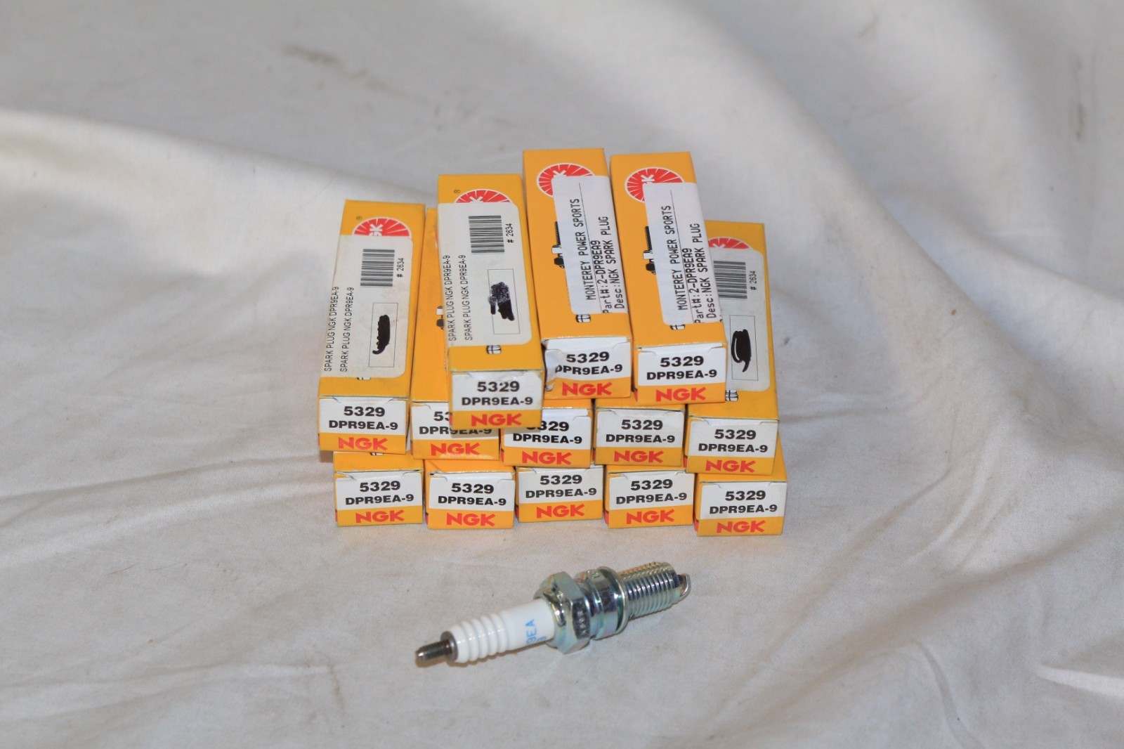 NEW NGK DPR9EA-9 Spark Plugs  Lot of 13