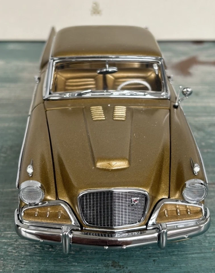 Danbury Mint  1957 Studebaker Golden Hawk W/Cert 1:24 - Mint - Image 3 of 4