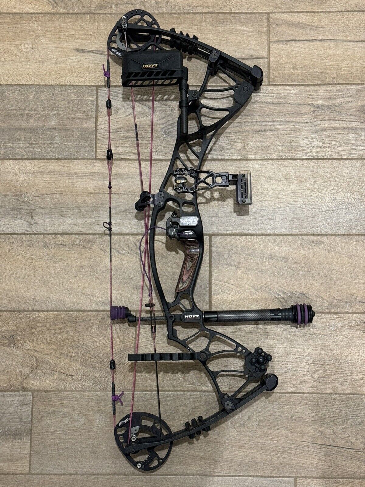 Hoyt Helix Turbo right hand 50-60 lbs 26-28inch Draw Fully Equipped