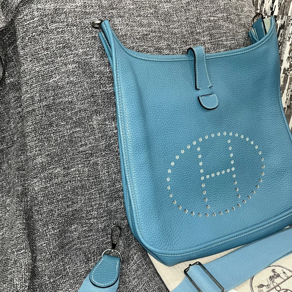 HERMES Evelyne  3 GM Crossbody Shoulder Bag Purse Blue Clemence Leather - Image 3 of 4