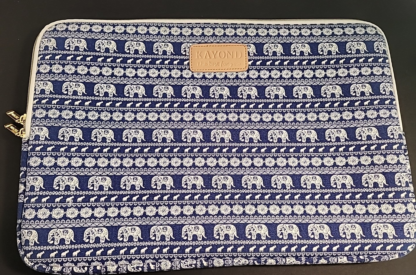 Kayond Sleeve Blue/White Elephant Pattern Canvas Fabric 17"x