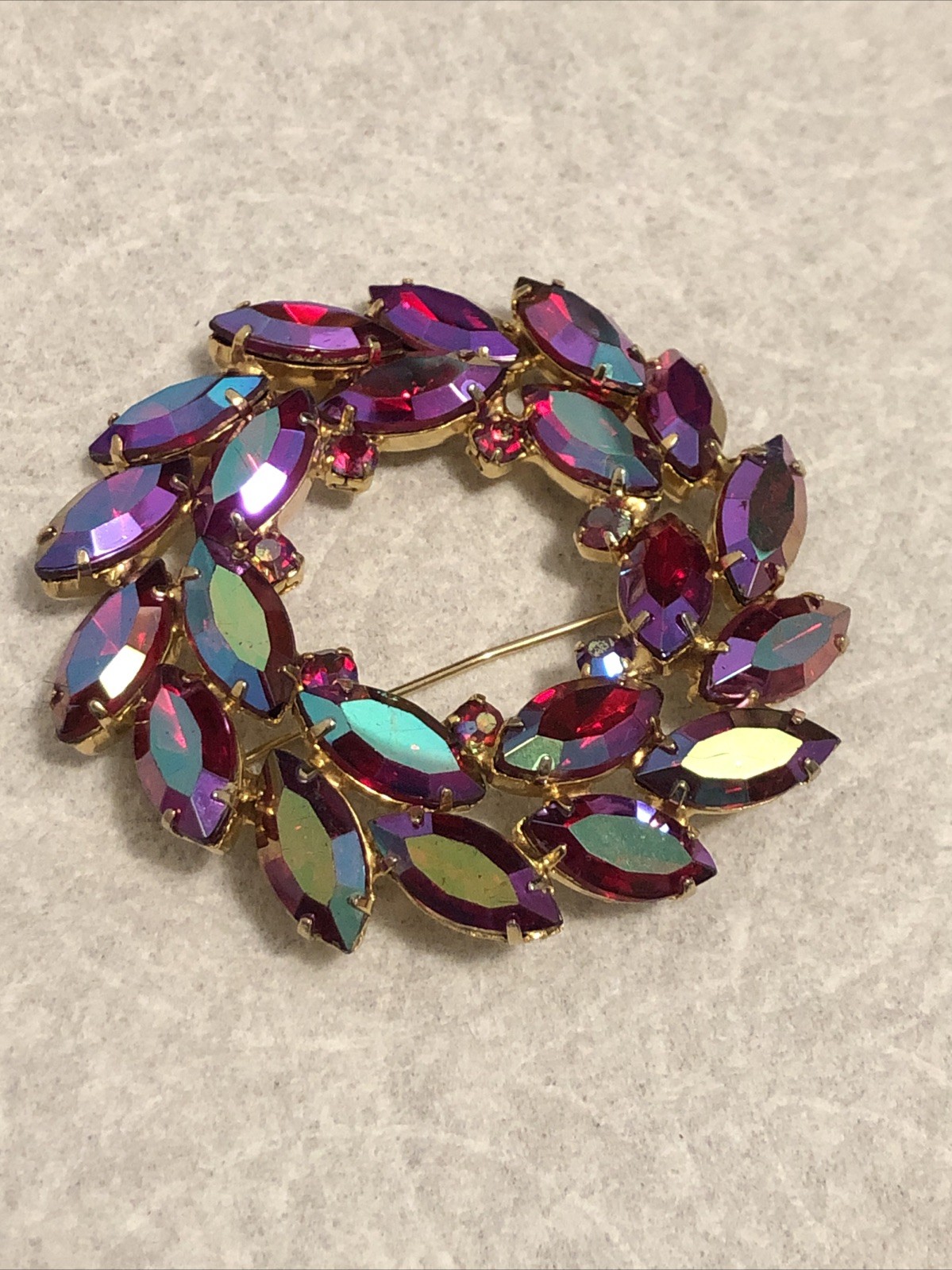 Vintage Unsigned Ruby Red Rhinestone Round Pin Ci… - image 1