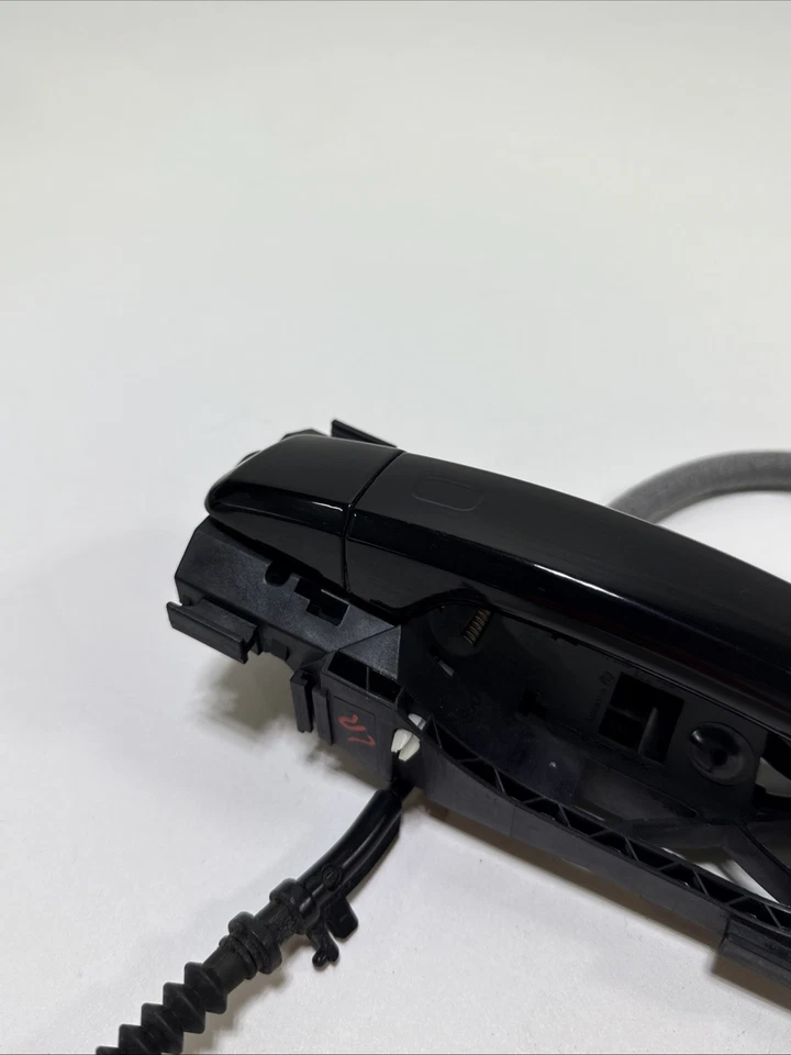 AUDI A3 QUATTRO 2015-2020 MANIJA DE PUERTA EXTERIOR TRASERA IZQUIERDA CON SOPORTE OEM Foto 3 de 4