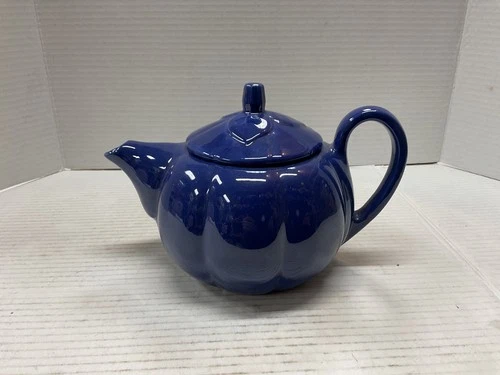 vts red wing usa pottery cobalt blue teapot 235