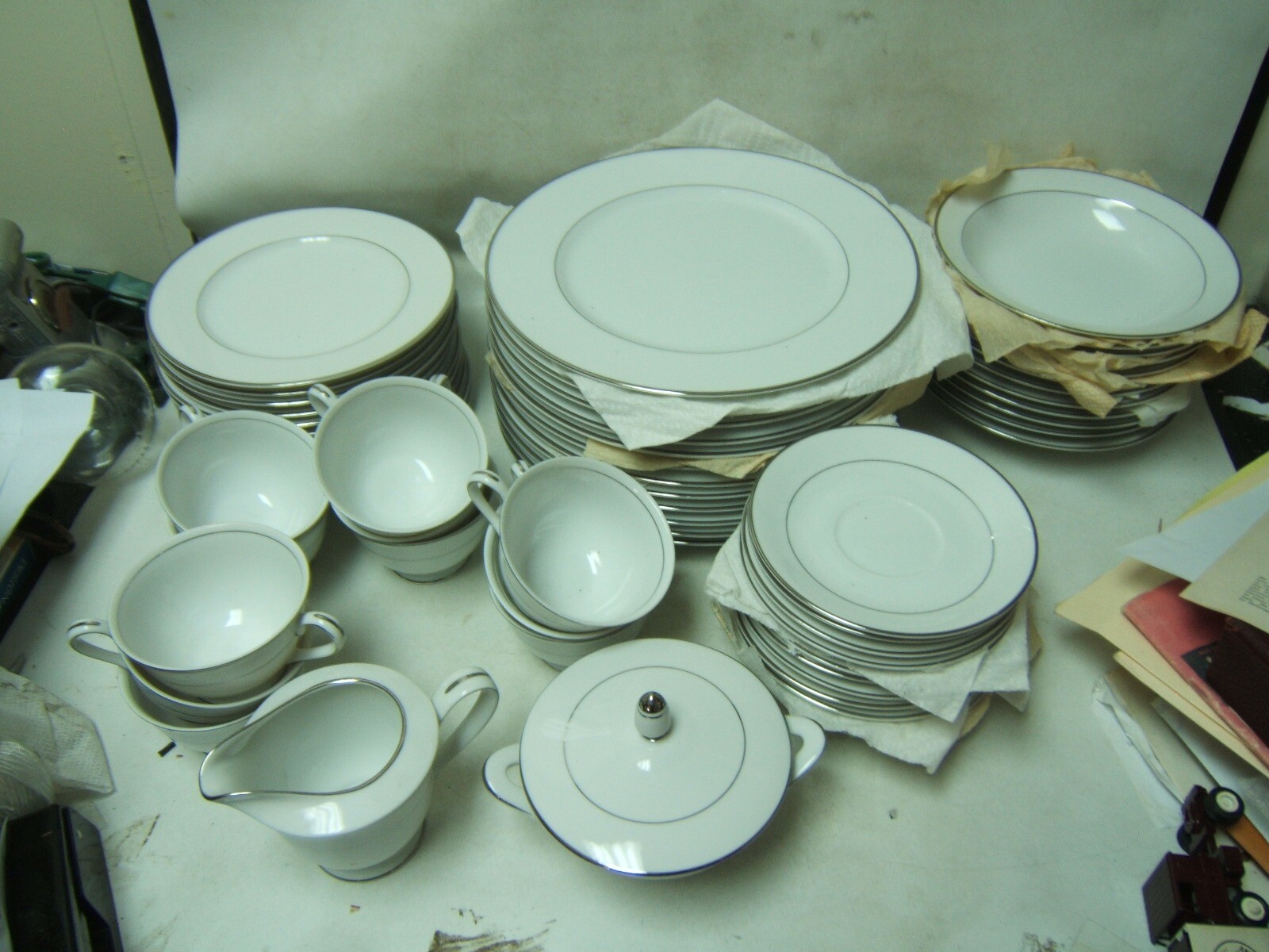 Style House Wedding Band 12-Piece Place Setting with Creamer & Sugar, 61-Piece Set-image